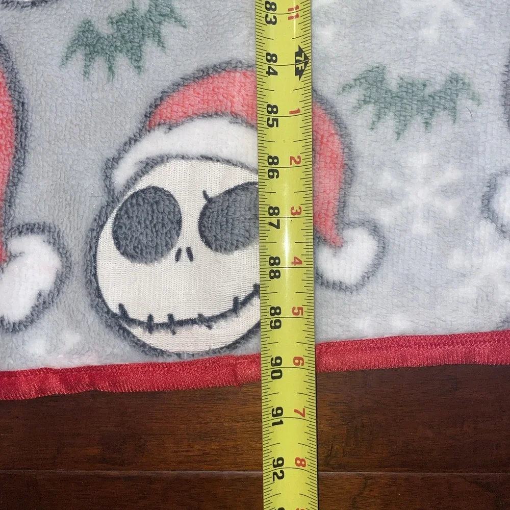 Disney The Nightmare Before Christmas 60‎ x 90 Plush Blanket Glow In Dark White